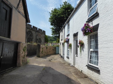 Lane near the church in Mitcheldean.